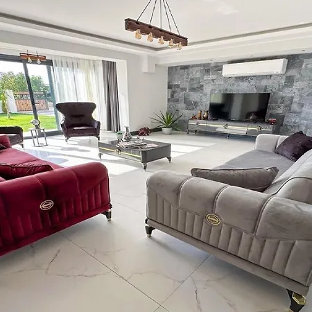 Villa De Oezel Muestakil Havuzlu, Plaja Yakin Luex