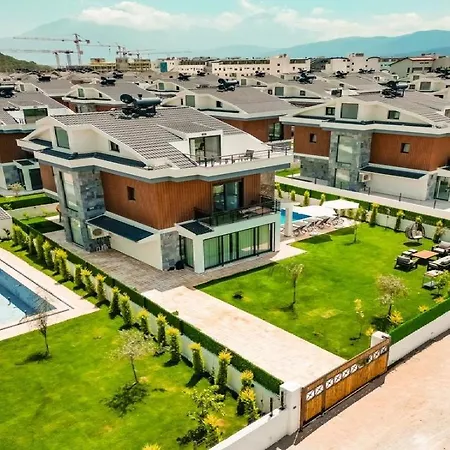De özel Müstakil Havuzlu, Plaja Yakın Lüx Villa Fethiye