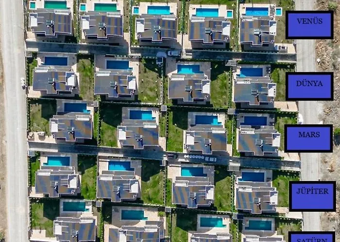 De Oezel Muestakil Havuzlu, Plaja Yakin Luex 别墅 *