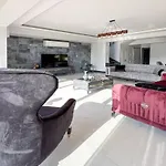 De özel Müstakil Havuzlu, Plaja Yakın Lüx