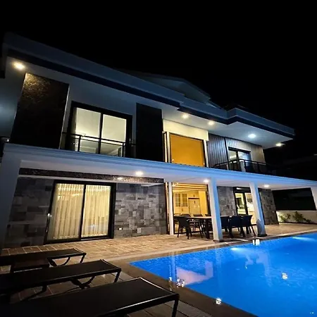 De Oezel Muestakil Havuzlu, Plaja Yakin Luex Villa Fethiye