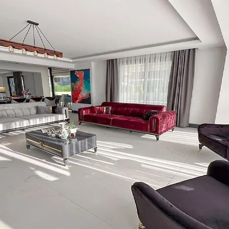 De özel Müstakil Havuzlu, Plaja Yakın Lüx Villa Fethiye