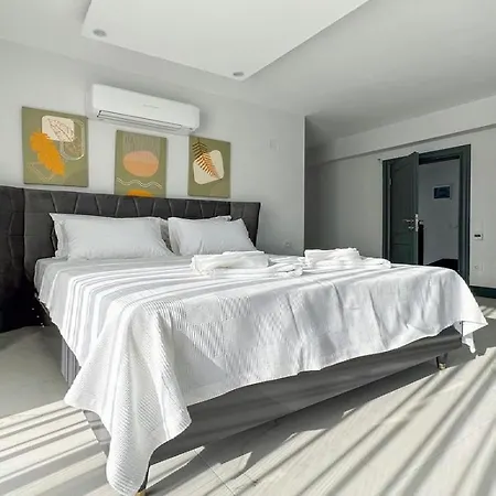 De Oezel Muestakil Havuzlu, Plaja Yakin Luex Villa Fethiye