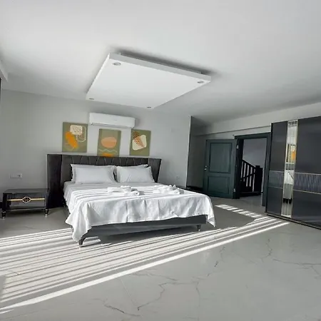 De özel Müstakil Havuzlu, Plaja Yakın Lüx Villa