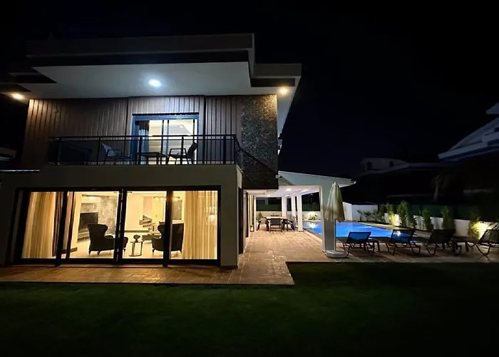 Vilă De Oezel Muestakil Havuzlu, Plaja Yakin Luex Fethiye