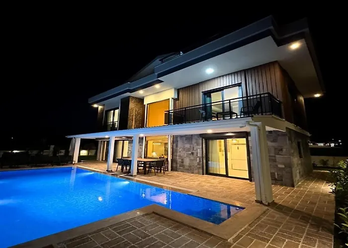 Villa De Oezel Muestakil Havuzlu, Plaja Yakin Luex