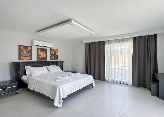 Villa De Oezel Muestakil Havuzlu, Plaja Yakin Luex Fethiye